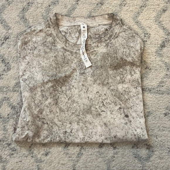 Lululemon shirt size 4 - Picture 2 of 4
